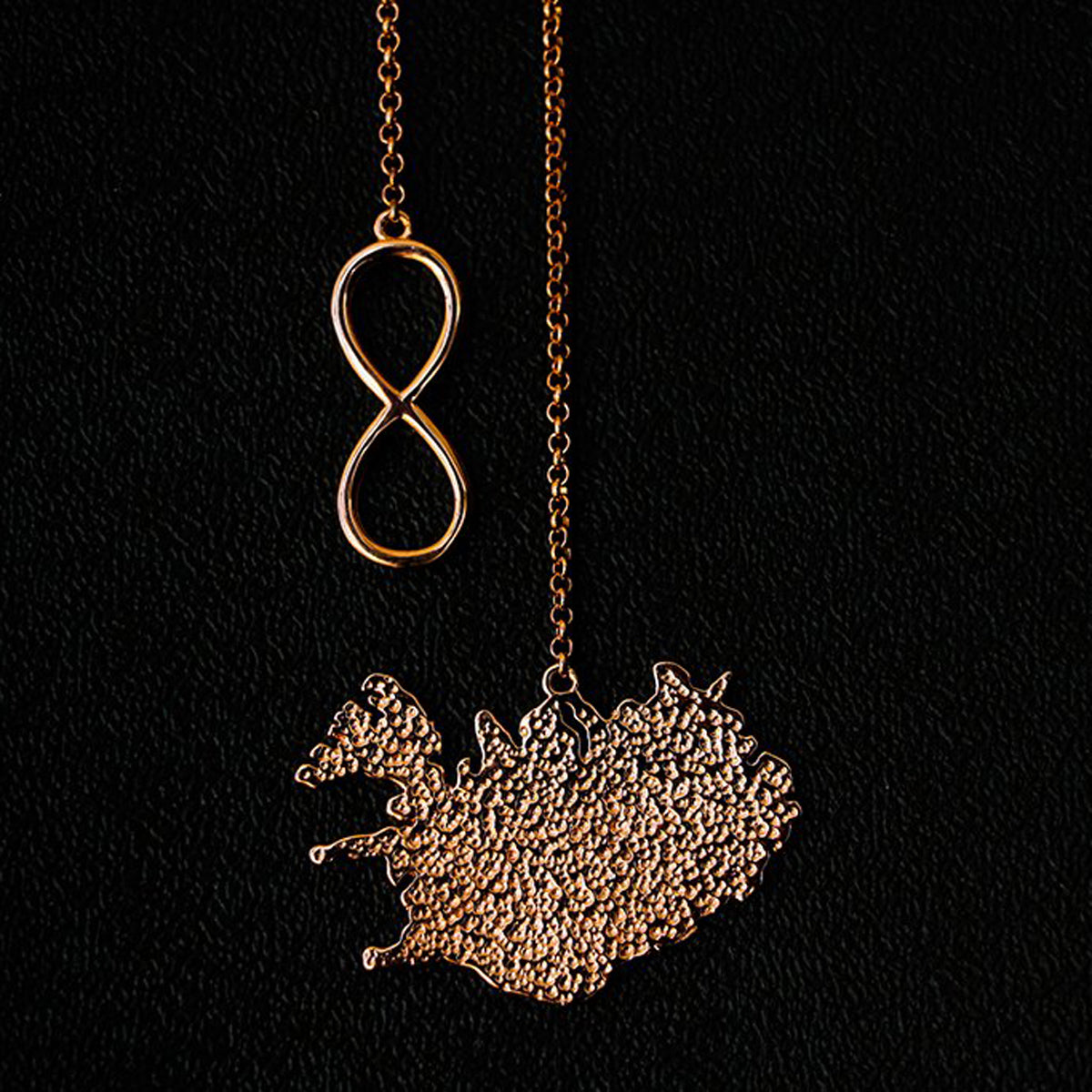 Ísland - Gullhúðað hálsmen
